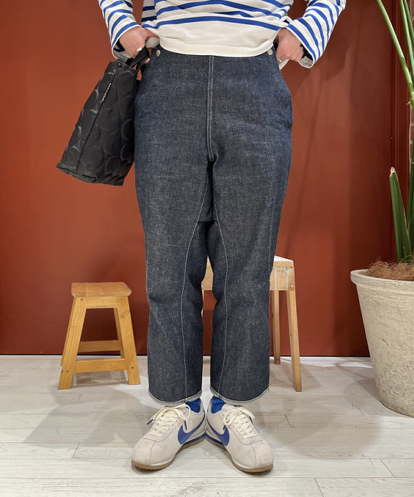 クロサワさんの「BEAMS WOMEN｜ナバルボーダー ビッグ ボートネック カットソー」を使ったコーディネート