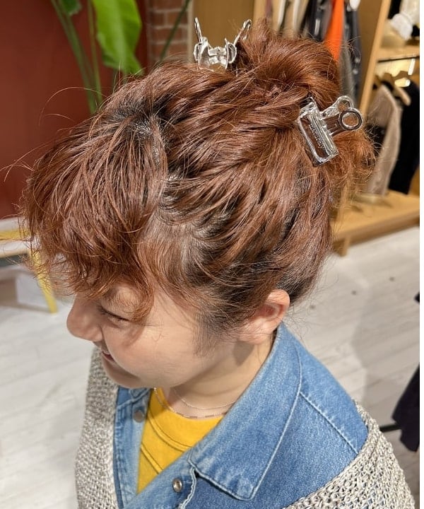 エノモト アミさんの「BEAMS WOMEN｜BEAMS BOY / Uネック ビッグ プルオーバー」を使ったコーディネート