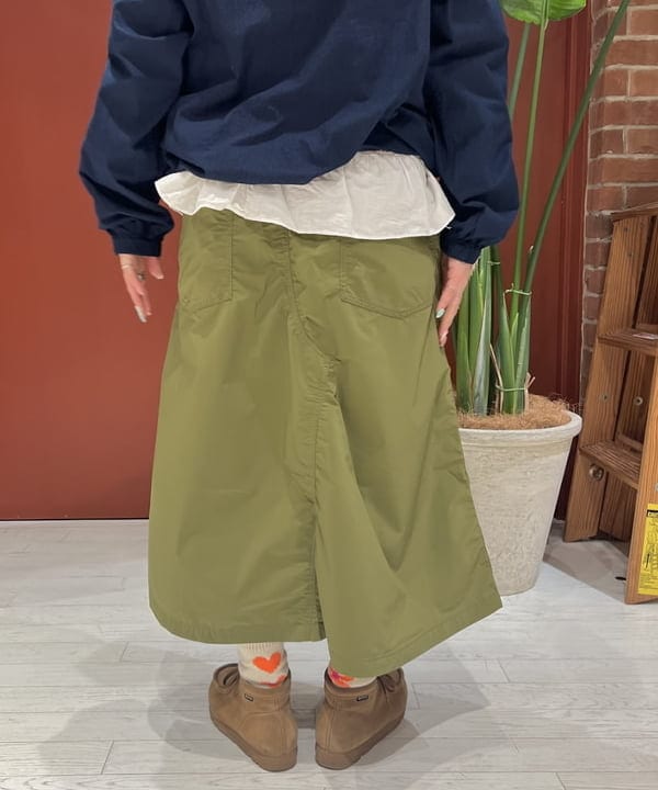 エノモト アミさんの「BEAMS WOMEN｜BEAMS PLUS / MIL Smock Indigo Rip Stop」を使ったコーディネート