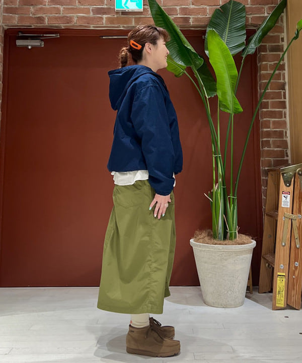 エノモト アミさんの「BEAMS WOMEN｜BEAMS PLUS / MIL Smock Indigo Rip Stop」を使ったコーディネート