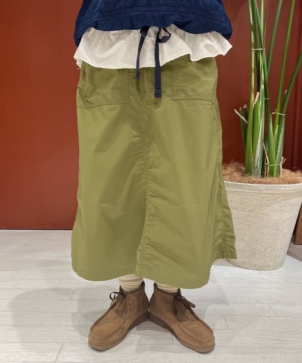 エノモト アミさんの「BEAMS WOMEN｜BEAMS PLUS / MIL Smock Indigo Rip Stop」を使ったコーディネート