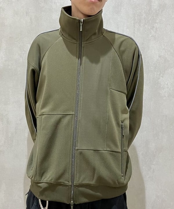 西村 光平さんの「BEAMS WOMEN｜BEAMS / クレイジー トラックジャケット」を使ったコーディネート