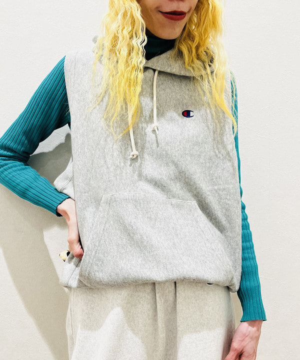 ひるてぃさんの「BEAMS WOMEN｜Champion × BEAMS BOY / 別注 リバースウィーブ(R) パーカー ベスト」を使ったコーディネート