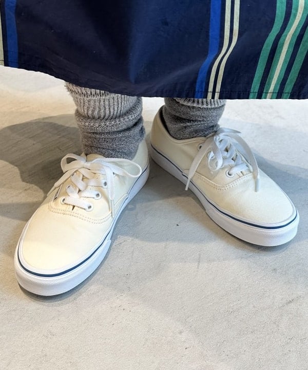 ナガオカ サキさんの「BEAMS WOMEN｜VANS / AUTHENTIC」を使ったコーディネート