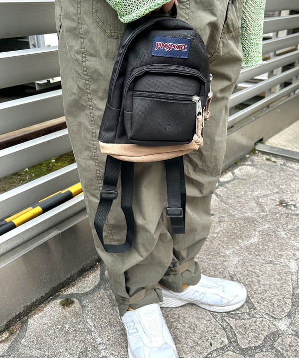 Kyooka Sayakaさんの「BEAMS WOMEN｜BEAMS BOY / Uネック ビッグ プルオーバー」を使ったコーディネート