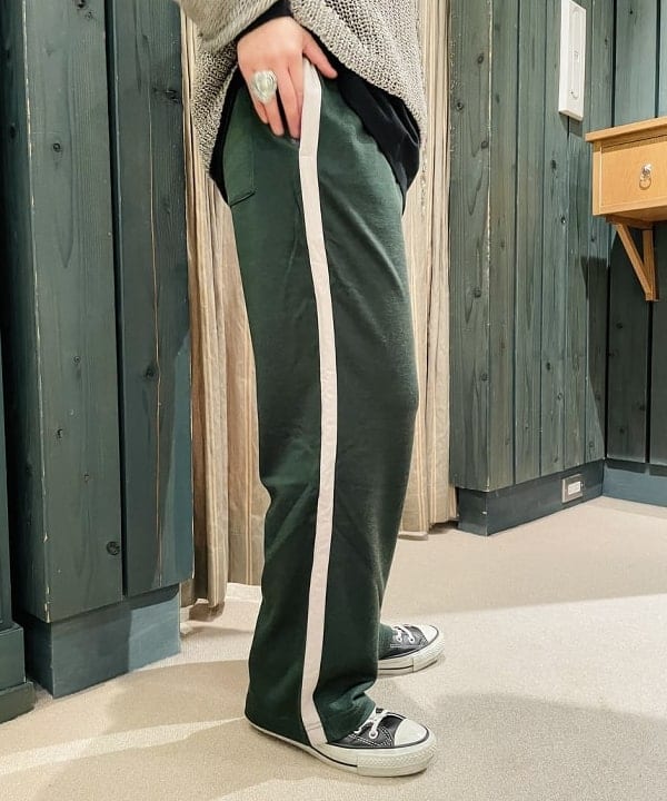 つぼさんの「BEAMS WOMEN｜BEAMS BOY / サイド ライン イージー パンツ」を使ったコーディネート