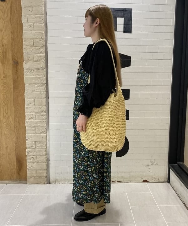 木村 海侑さんの「BEAMS WOMEN｜BEAMS BOY / ペーパー ショルダーバッグ 24SS」を使ったコーディネート