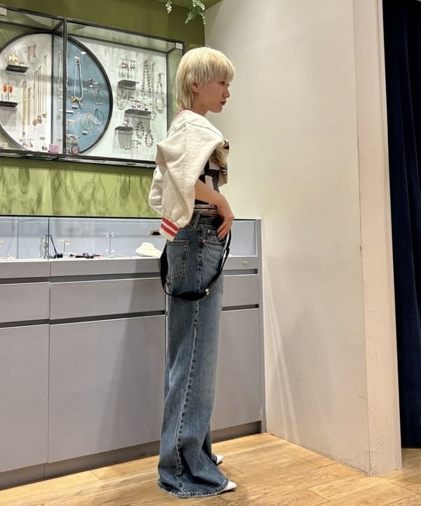 シミズ ネネさんの「BEAMS WOMEN｜Lee / SHORT PULLOVER SWEAT」を使ったコーディネート