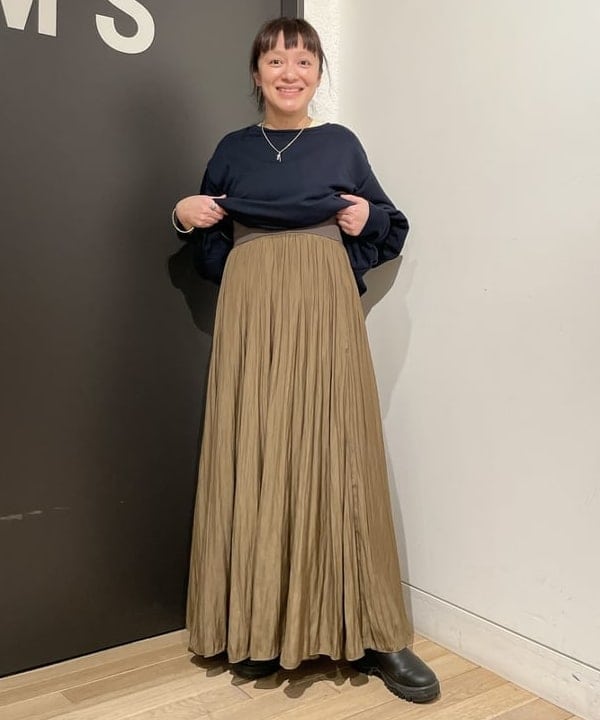 IZUMI MAYUMIさんの「BEAMS WOMEN｜AK+1 / アンブレラ スカート」を使ったコーディネート
