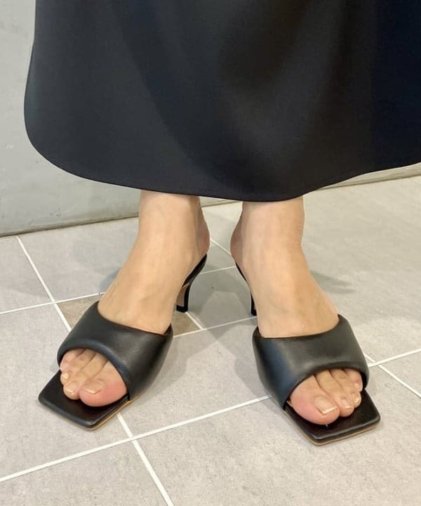 五十峯 さよさんの「BEAMS WOMEN｜GIANNI CHIARINI / メタリック ALIFA レザーショルダーバッグ S」を使ったコーディネート