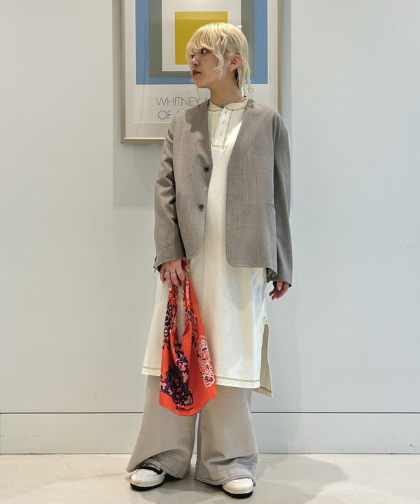 ナツハさんの「BEAMS WOMEN｜リブ ヘンリーネック ショートスリーブ ワンピース」を使ったコーディネート