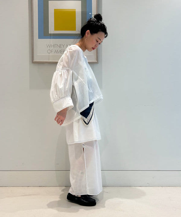 清水 彩乃さんの「BEAMS WOMEN｜maturely / Lawn Layard Stitch Skirt」を使ったコーディネート