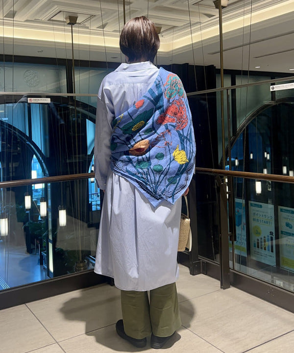 岡 妃呂美さんの「BEAMS WOMEN｜VIOLAd’ORO / MIRO アバカメッシュ ポシェット」を使ったコーディネート