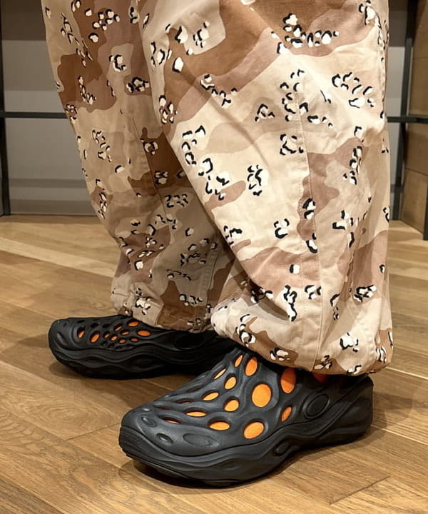 三宅 康平さんの「BEAMS WOMEN｜GREGORY × BEAMS BOY / 別注 CHOCO CHIP CAMO NICE DAY」を使ったコーディネート
