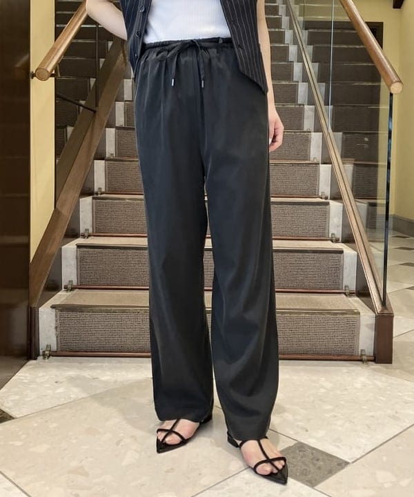 蒲原 捺美さんの「BEAMS WOMEN｜ポインテッド ヌードサンダル .M」を使ったコーディネート