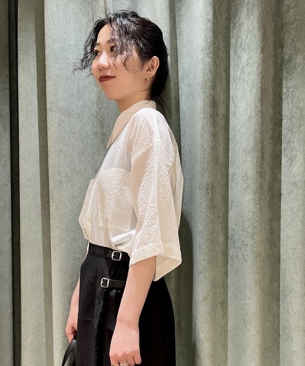 中丸　栞さんの「BEAMS WOMEN｜VIOLAd’ORO / MIRO アバカメッシュ ポシェット」を使ったコーディネート