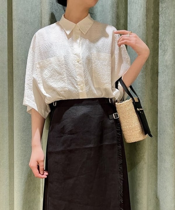 中丸　栞さんの「BEAMS WOMEN｜VIOLAd’ORO / MIRO アバカメッシュ ポシェット」を使ったコーディネート