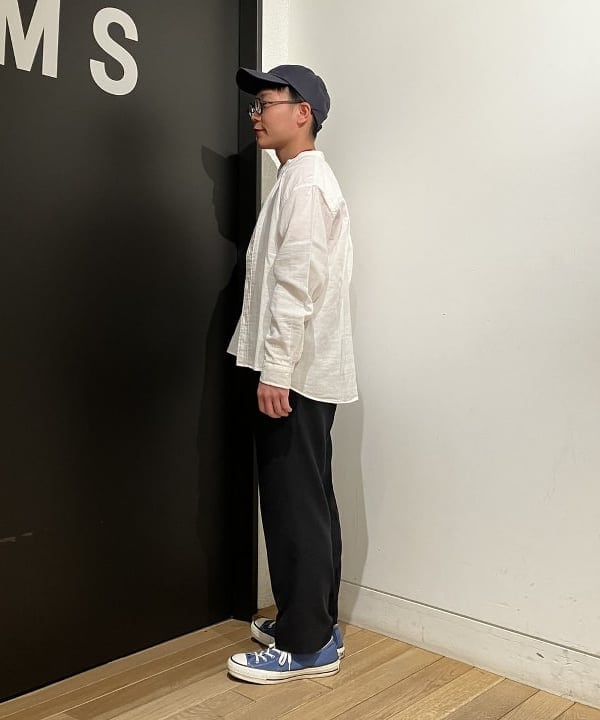 土田 達也さんの「BEAMS WOMEN｜BEAMS BOY / ポリエステル ウール シンチ バック スラックス」を使ったコーディネート