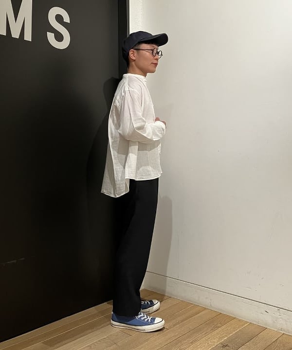 土田 達也さんの「BEAMS WOMEN｜BEAMS BOY / ポリエステル ウール シンチ バック スラックス」を使ったコーディネート