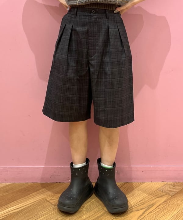コスゲさんの「BEAMS WOMEN｜FARAH / Two Tuck Wide Shorts」を使ったコーディネート