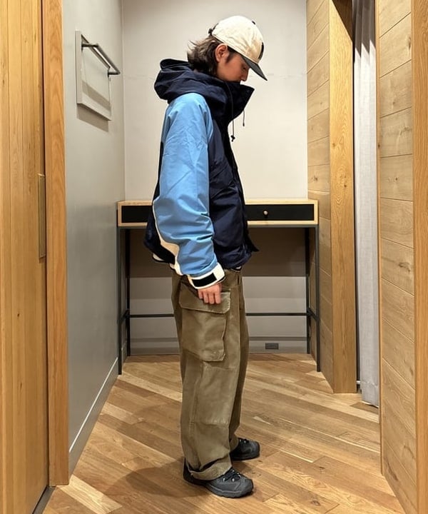 Rintaroさんの「BEAMS WOMEN｜BEAMS / 3トーン ナイロン フーディジャケット」を使ったコーディネート