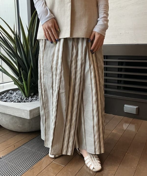 SAKAIさんの「BEAMS WOMEN｜Demi-Luxe BEAMS / リネン混 ストライプ スカート」を使ったコーディネート