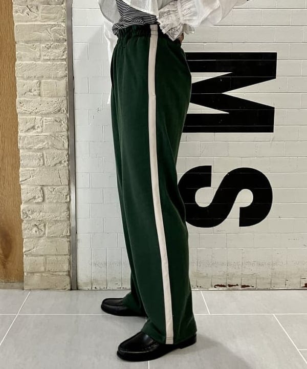 小原 もこさんの「BEAMS WOMEN｜BEAMS BOY / 樹脂 パール ロング ネックレス」を使ったコーディネート