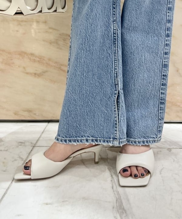 中丸　栞さんの「BEAMS WOMEN｜スクエアパフサンダル .M」を使ったコーディネート