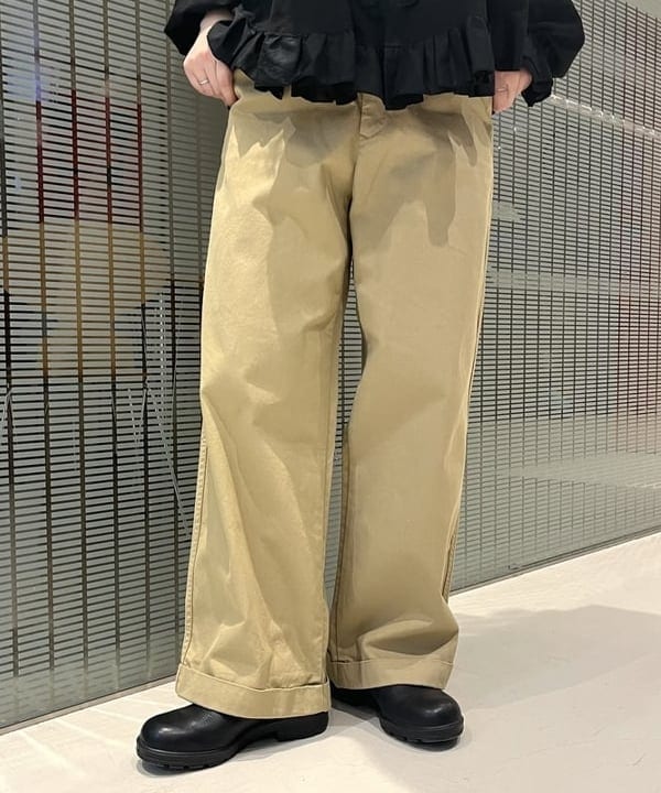 カスタニ モモノさんの「BEAMS WOMEN｜BEAMS BOY / ミリタリー チノパンツ」を使ったコーディネート
