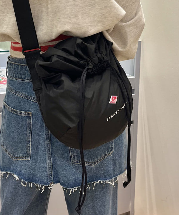 イトウミサキさんの「BEAMS WOMEN｜マリンチェーン マンテル ハート ネックレス」を使ったコーディネート