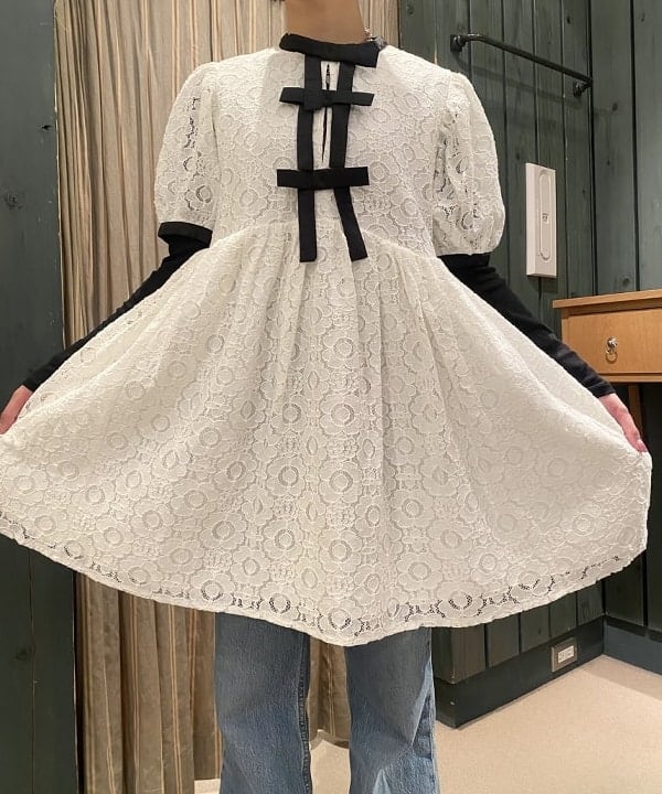 マツド ユメカさんの「BEAMS WOMEN｜sister jane / Vanilla Lace Mini Dress」を使ったコーディネート