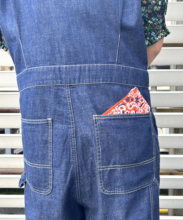 Kyooka Sayakaさんの「BEAMS WOMEN｜BEAMS BOY / イレギュラー カット バンダナ」を使ったコーディネート