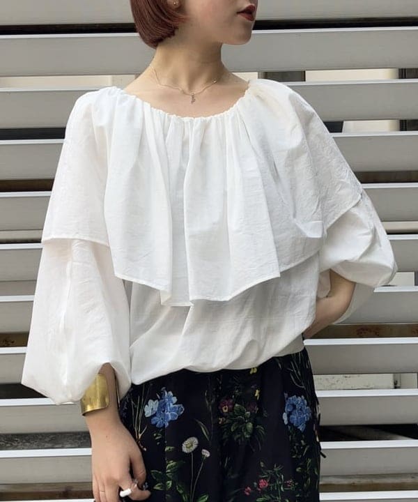 中川　ゆららさんの「BEAMS WOMEN｜CHRISTIAN VILLA / ストローコンビ ボストンバッグ」を使ったコーディネート