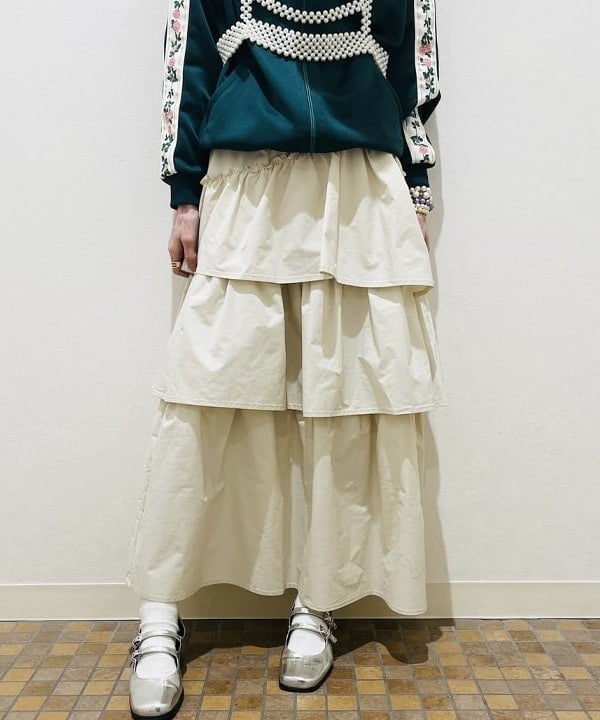 ひるてぃさんの「BEAMS WOMEN｜Ray BEAMS / タフタ ギャザー ティアード スカート」を使ったコーディネート