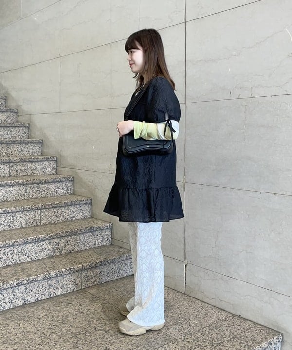 田中 里実さんの「BEAMS WOMEN｜Ray BEAMS / カット レース シアー パンツ」を使ったコーディネート