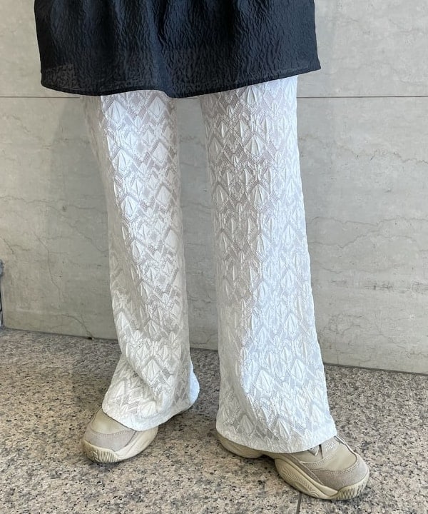 田中 里実さんの「BEAMS WOMEN｜Ray BEAMS / カット レース シアー パンツ」を使ったコーディネート