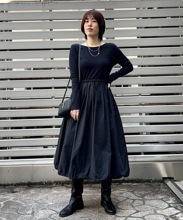 岡 妃呂美さんの「BEAMS WOMEN｜Demi-Luxe BEAMS / バルーン コンビ ワンピース」を使ったコーディネート