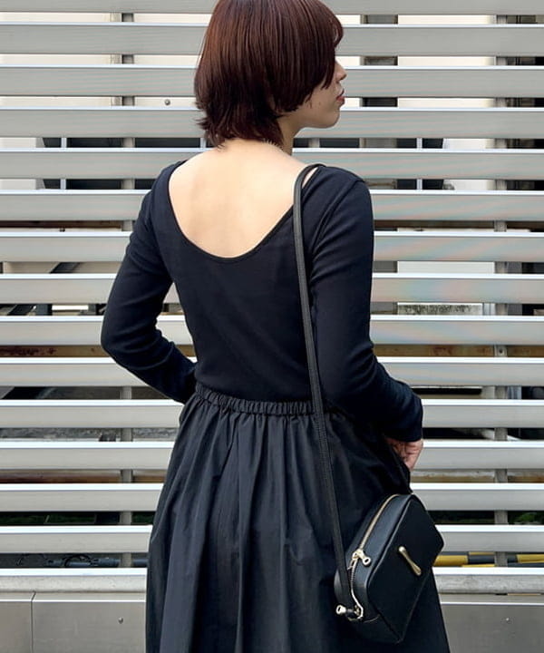 岡 妃呂美さんの「BEAMS WOMEN｜Demi-Luxe BEAMS / バルーン コンビ ワンピース」を使ったコーディネート