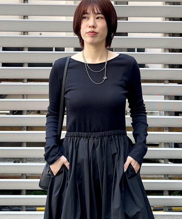岡 妃呂美さんの「BEAMS WOMEN｜Demi-Luxe BEAMS / バルーン コンビ ワンピース」を使ったコーディネート