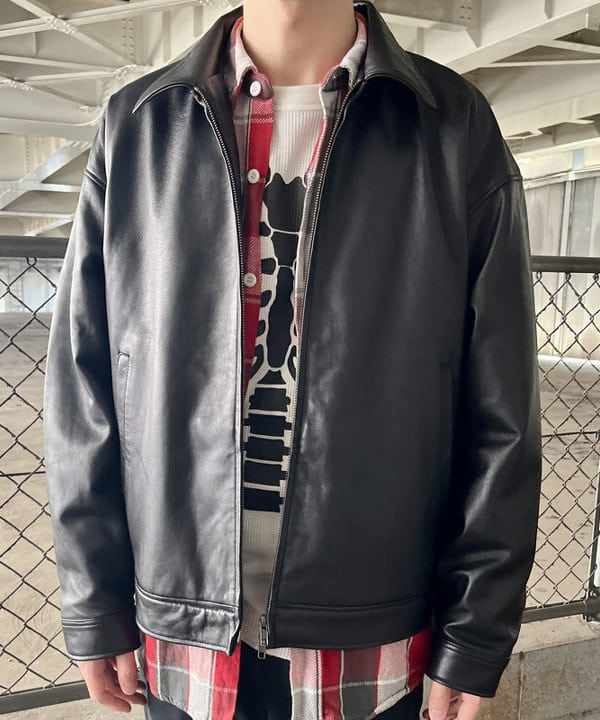 高遠 恒巳さんの「BEAMS WOMEN｜ワイドフィット レザー ジップブルゾン」を使ったコーディネート