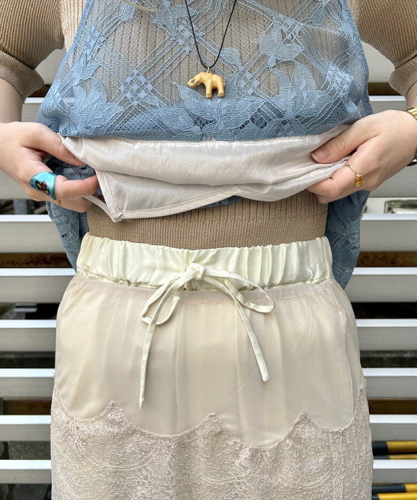 ナツハさんの「BEAMS WOMEN｜maturely / Fibril Satin Pants」を使ったコーディネート