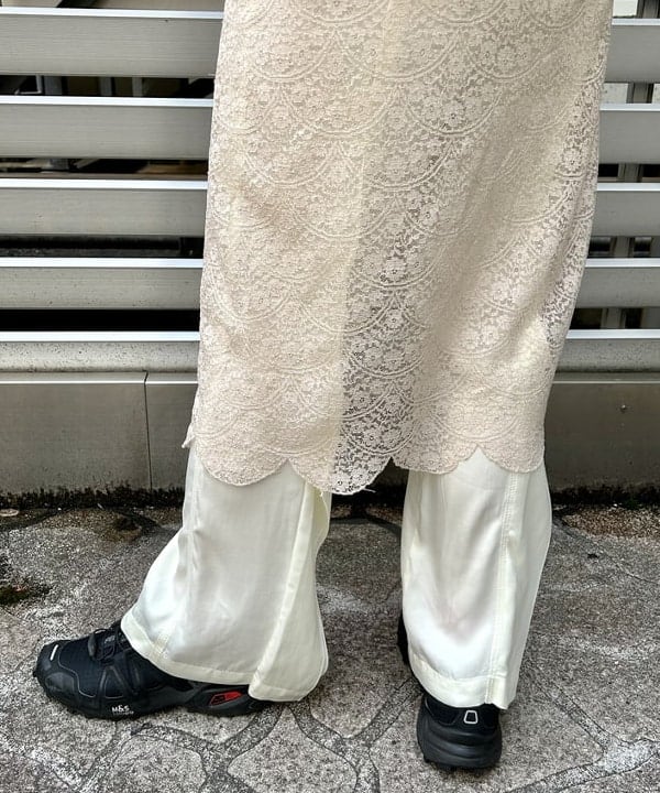 ナツハさんの「BEAMS WOMEN｜maturely / Fibril Satin Pants」を使ったコーディネート