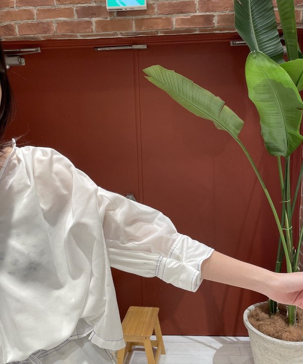 サカサイスズカさんの「BEAMS WOMEN｜maturely / Lawn Gather Stitch Smock」を使ったコーディネート