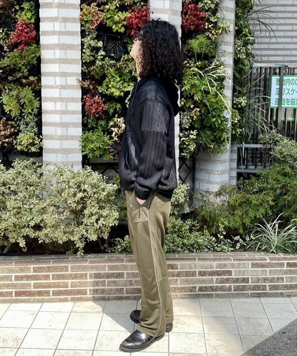 りくっしーさんの「BEAMS WOMEN｜BEAMS / クレイジー トラックパンツ」を使ったコーディネート
