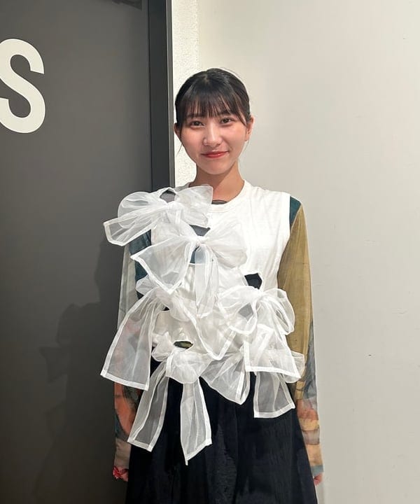 佐藤 亜美さんの「BEAMS WOMEN｜Ray BEAMS / アンクルストラップ パンプス」を使ったコーディネート