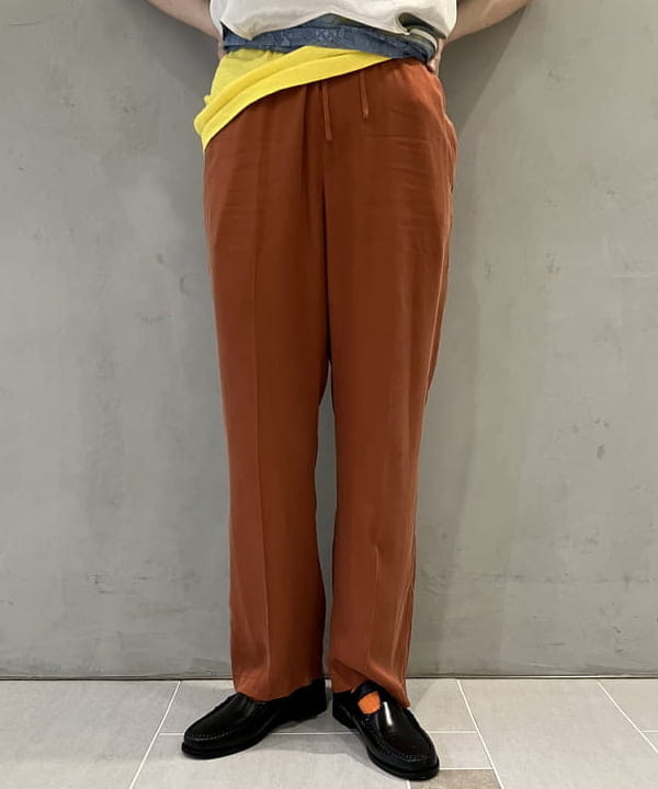 小原 もこさんの「BEAMS WOMEN｜maturely / Fibril Satin Pants」を使ったコーディネート
