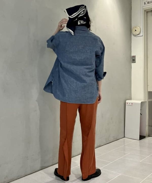 小原 もこさんの「BEAMS WOMEN｜maturely / Fibril Satin Pants」を使ったコーディネート