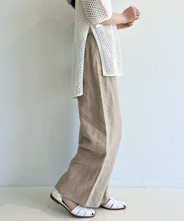 中丸　栞さんの「BEAMS WOMEN｜リネン リラクシーパンツ .M」を使ったコーディネート