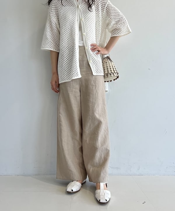 中丸　栞さんの「BEAMS WOMEN｜リネン リラクシーパンツ .M」を使ったコーディネート