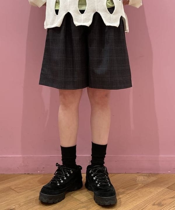 中江梨々香さんの「BEAMS WOMEN｜FARAH / Two Tuck Wide Shorts」を使ったコーディネート